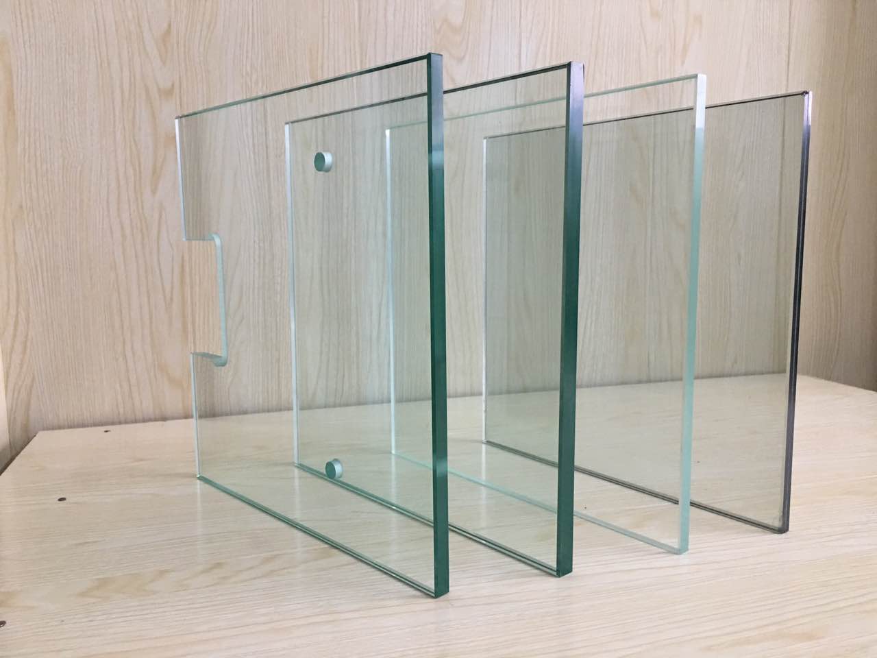 1588832300972657.jpg 钢化玻璃.jpg